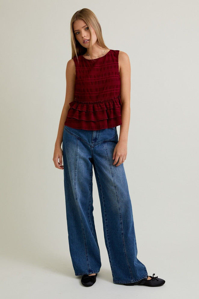 RUFFLE TIERED BOAT NECK TOP