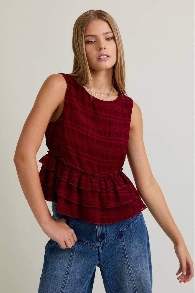 RUFFLE TIERED BOAT NECK TOP