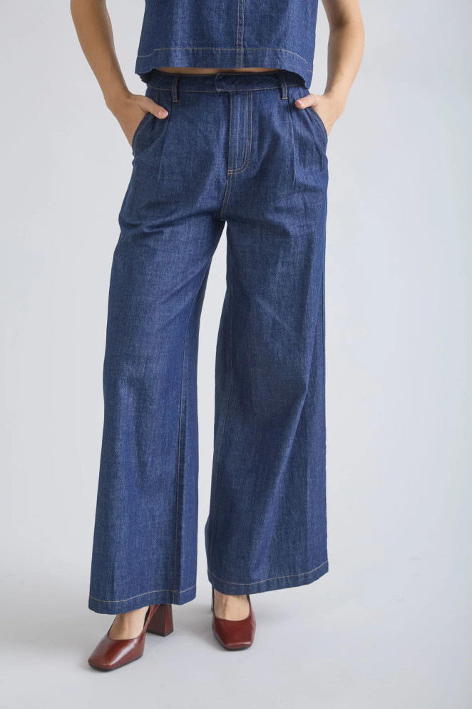 HIGH WAIST PLEATED WIDE LEG DENIM