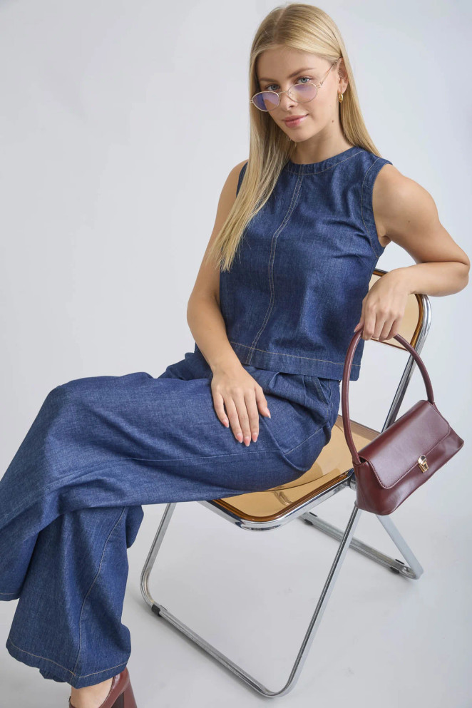 BACK BUTTON SLEEVELESS DENIM TOP