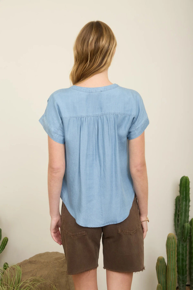HENLEY RUCHED SHOULDER SHORT SLEEVE TOP