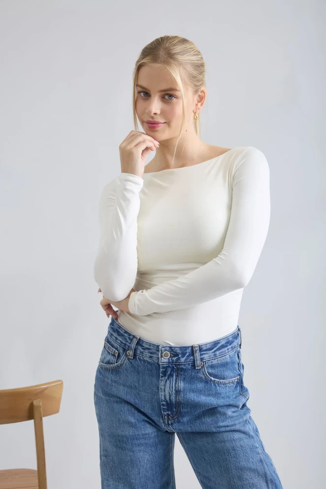 BOAT NECK RUCHED DETAIL LONG SLEEVE BASIC TOP