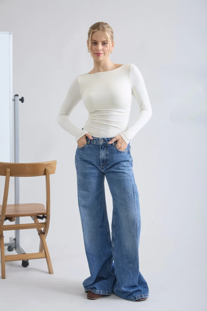 BOAT NECK RUCHED DETAIL LONG SLEEVE BASIC TOP