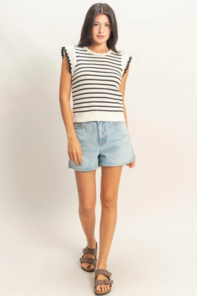 SCALLOPED STRIPED RUFFLE SLEEVE TOP