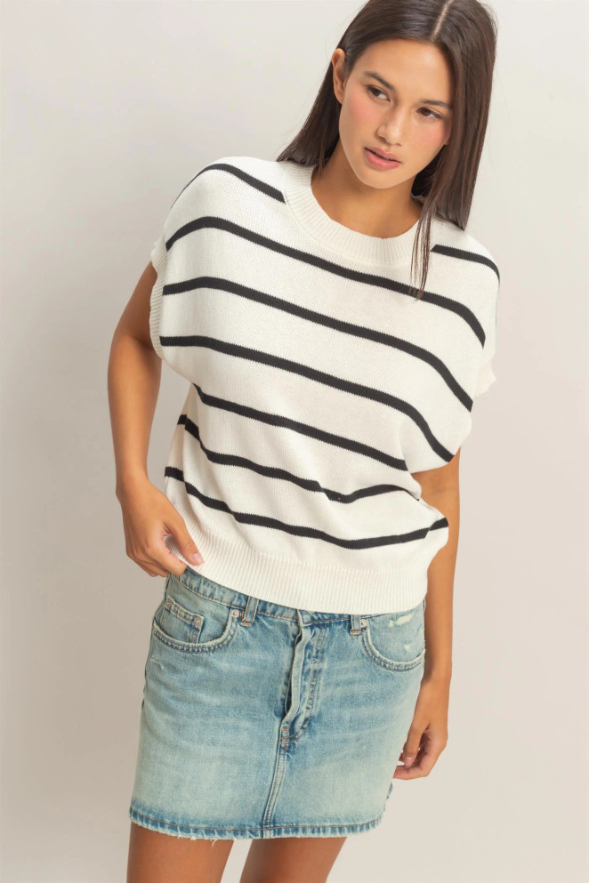 STRIPED CREW NECK KNIT TOP