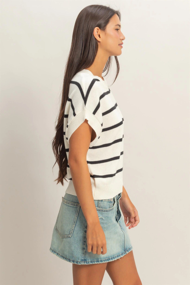 STRIPED CREW NECK KNIT TOP