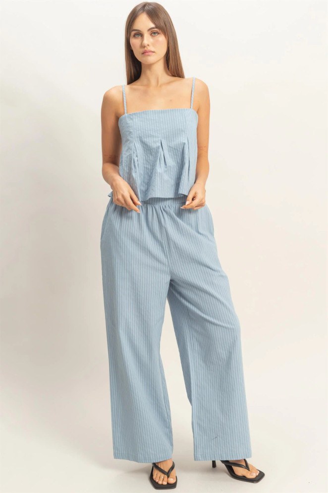 WIDE-LEG STRIPED PANTS