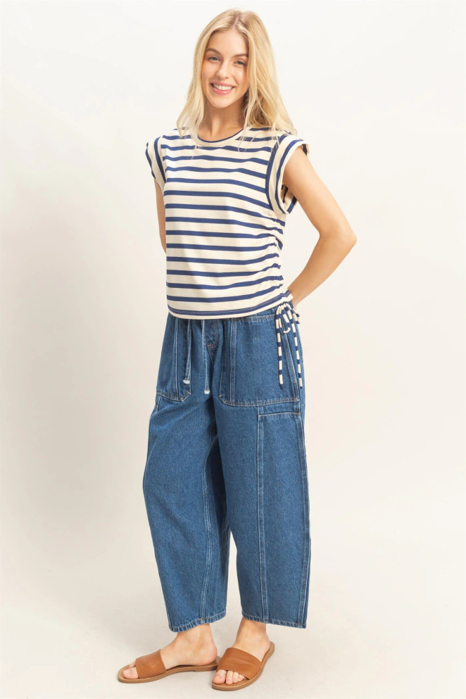 STRIPED SLEEVELESS TIE SIDE TOP