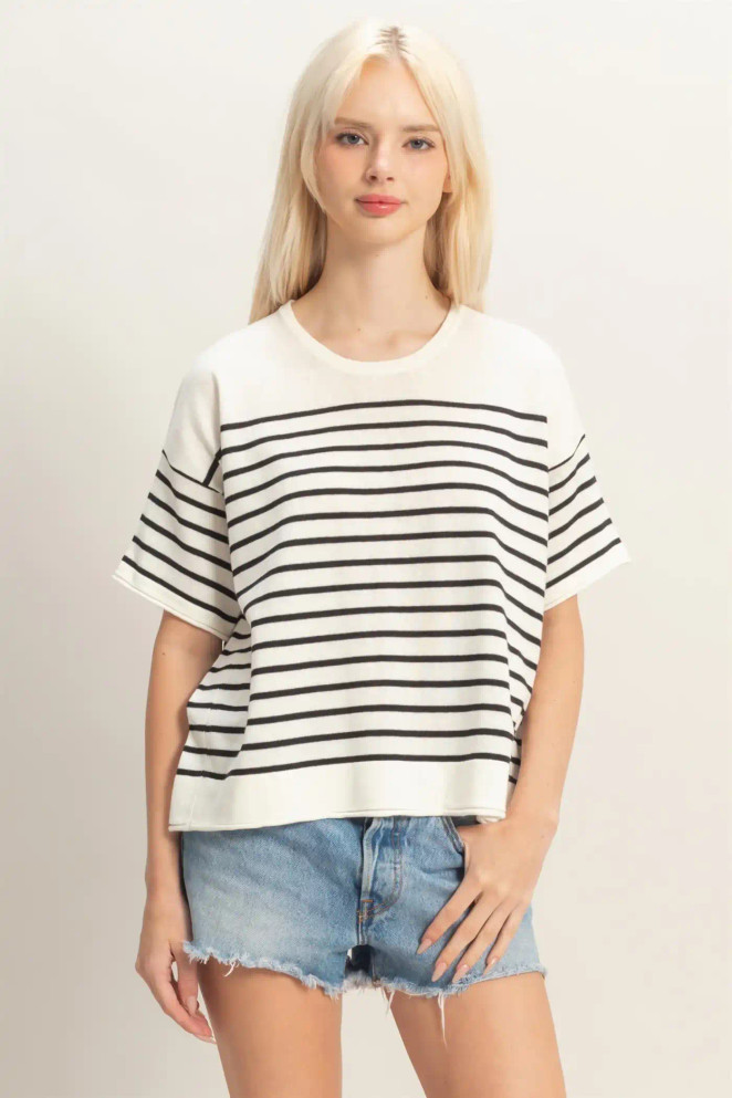 STRIPED SHORT SLEEVE KNIT TOP