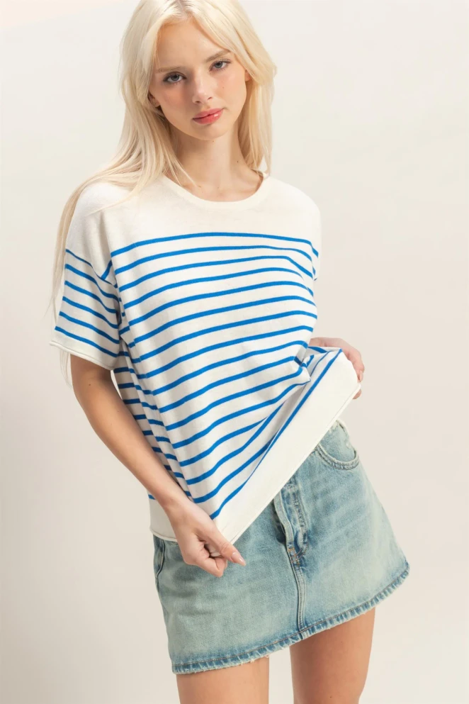 STRIPED SHORT SLEEVE KNIT TOP