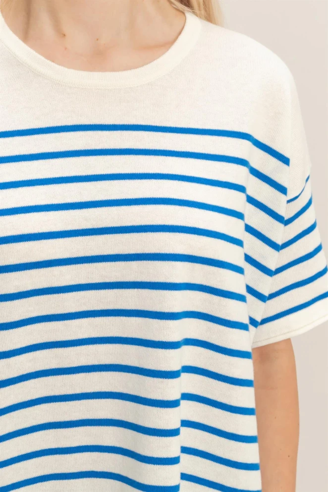 STRIPED SHORT SLEEVE KNIT TOP