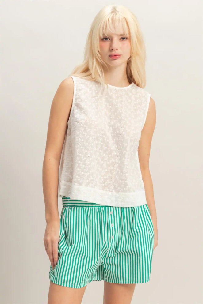 EYELET BACK BUTTONS SLEEVELESS TOP
