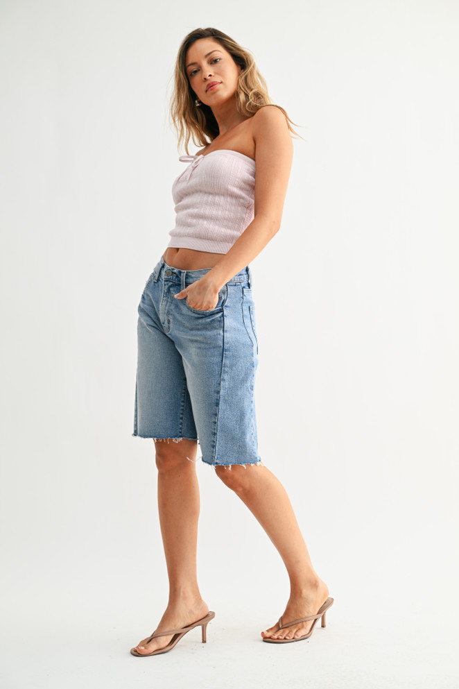 THE SEAMED MID-RISE LONGER DENIM SHORT
