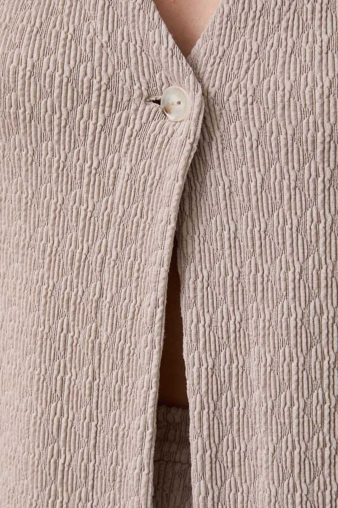 V NECK SLEEVELESS TUNIC TOP