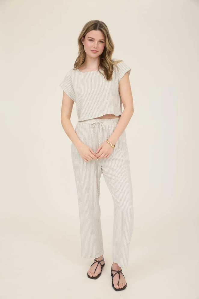 PINSTRIPE BACK BUTTON LINEN TOP