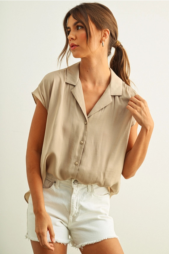 LIGHTWEIGHT BUTTON DOWN CAP SLEEVE SHIRT