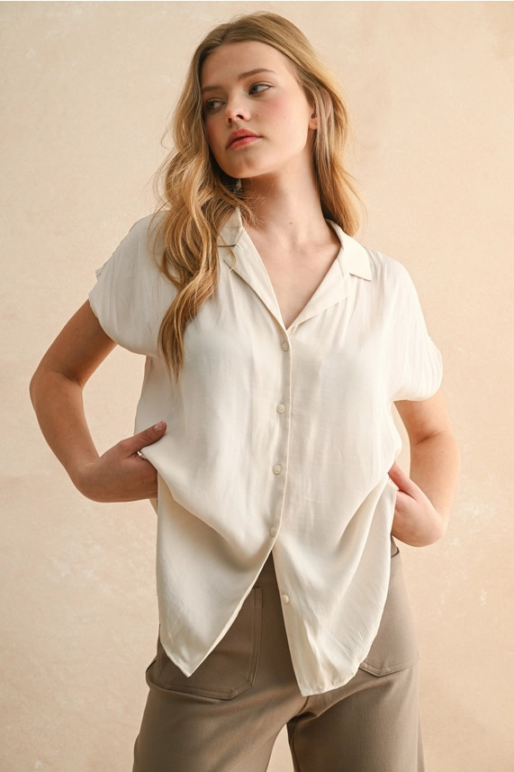 LIGHTWEIGHT BUTTON DOWN CAP SLEEVE SHIRT