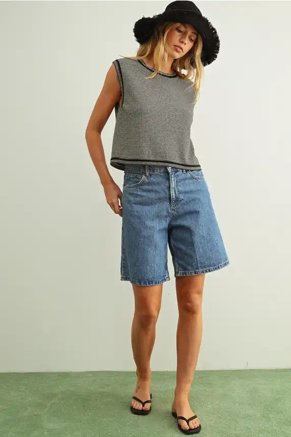 PINSTRIPED SLEEVELESS KNIT TOP