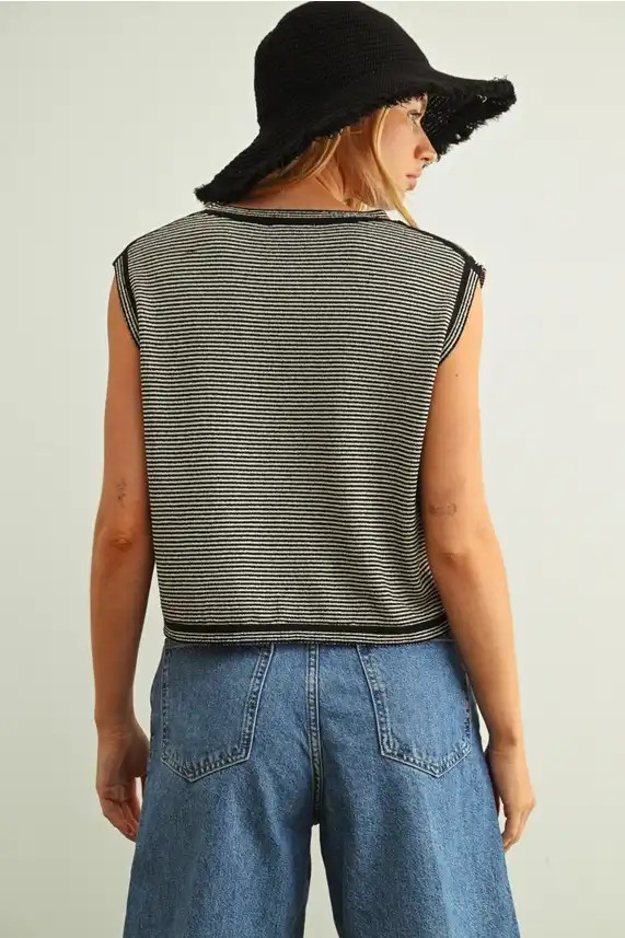 PINSTRIPED SLEEVELESS KNIT TOP