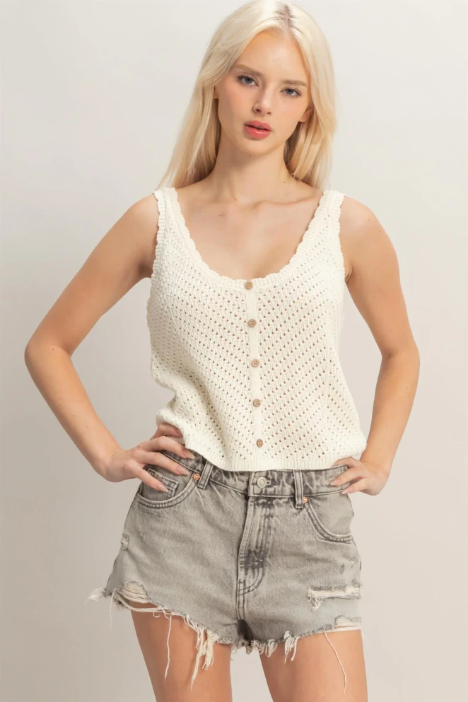 SCALLOP EDGE BUTTON FRONT TANK TOP
