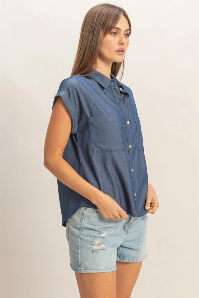 BUTTON UP COLLARED SHIRT
