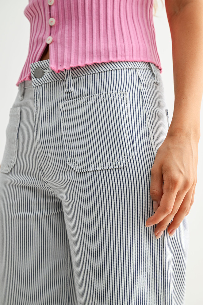 MINI PATCH POCKET WIDE JEANS