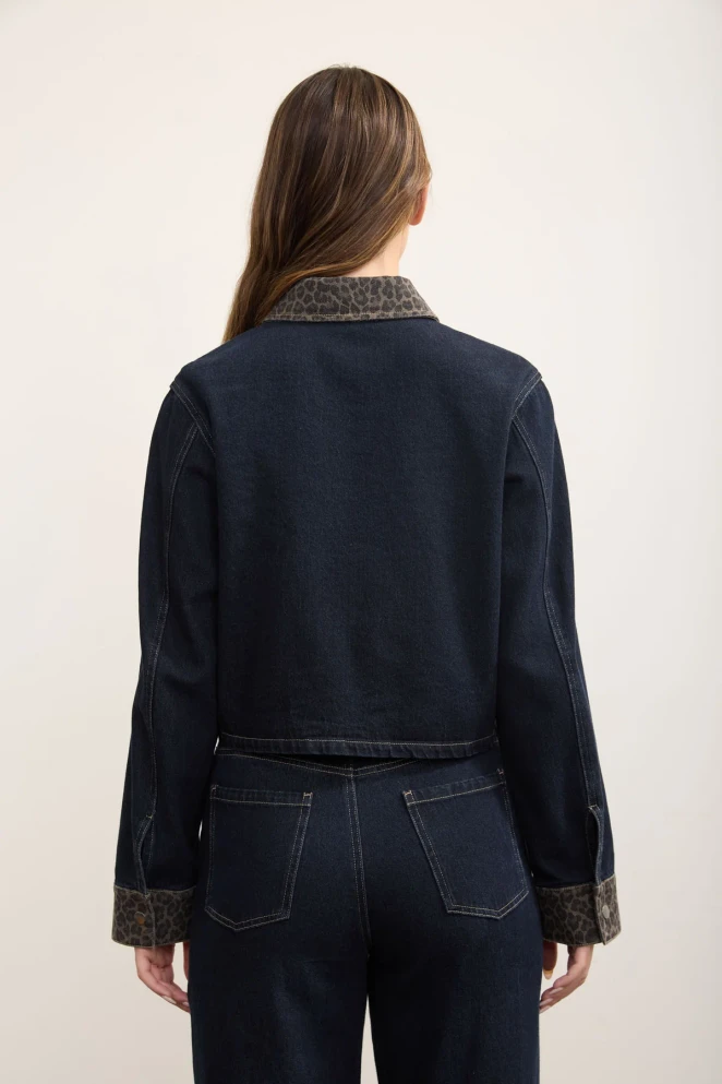 LEOPARD COLLAR CROPPED DENIM SHACKET