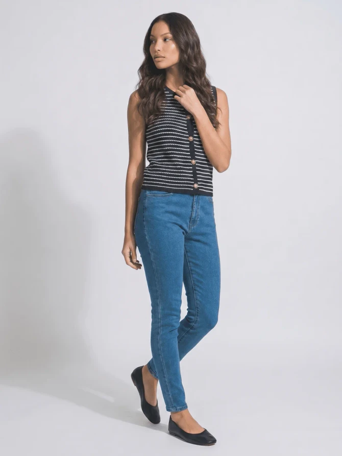 SLEEVELESS BUTTON UP STIPE KNITTED TOP