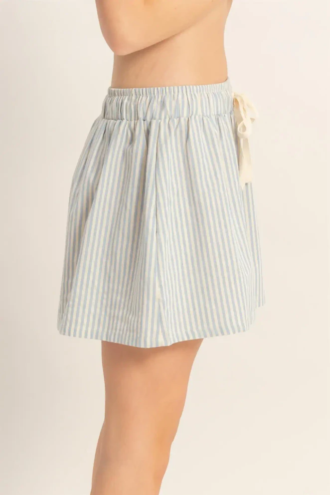 STRIPED ELASTIC WAIST SHORT