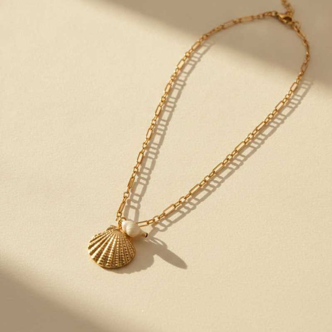 CHIC DAINTY MARINE SHELL PENDANT GOLD NECKLACE