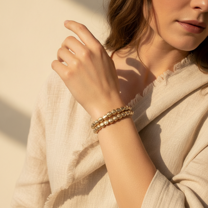 HAMMERED GOLD STRETCH BRACELET STACK