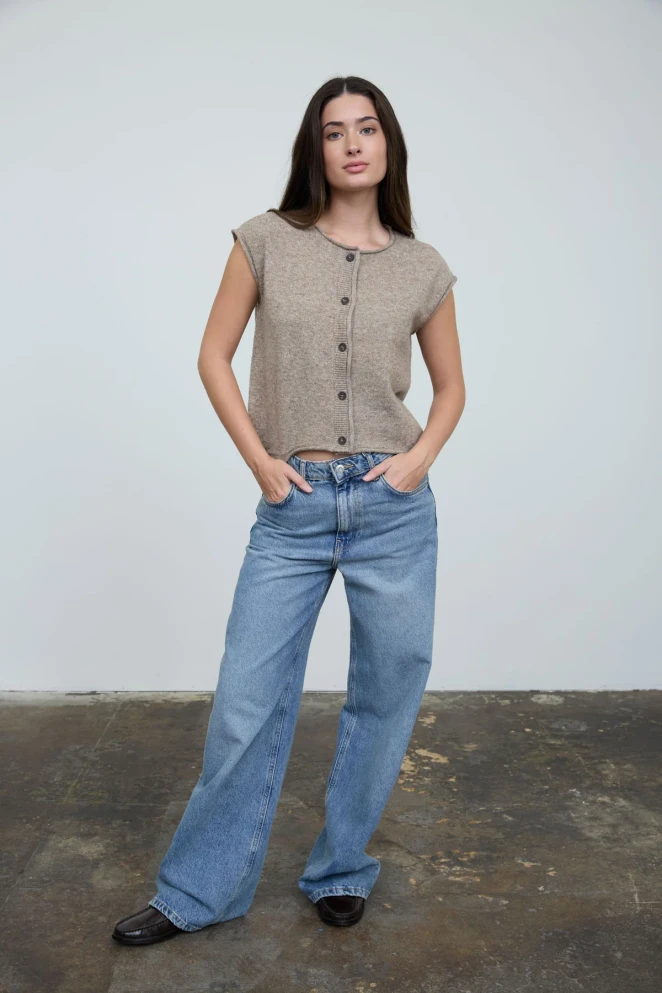 ROUND NECK SHORT SLEEVE ROLLED EDGE TOP