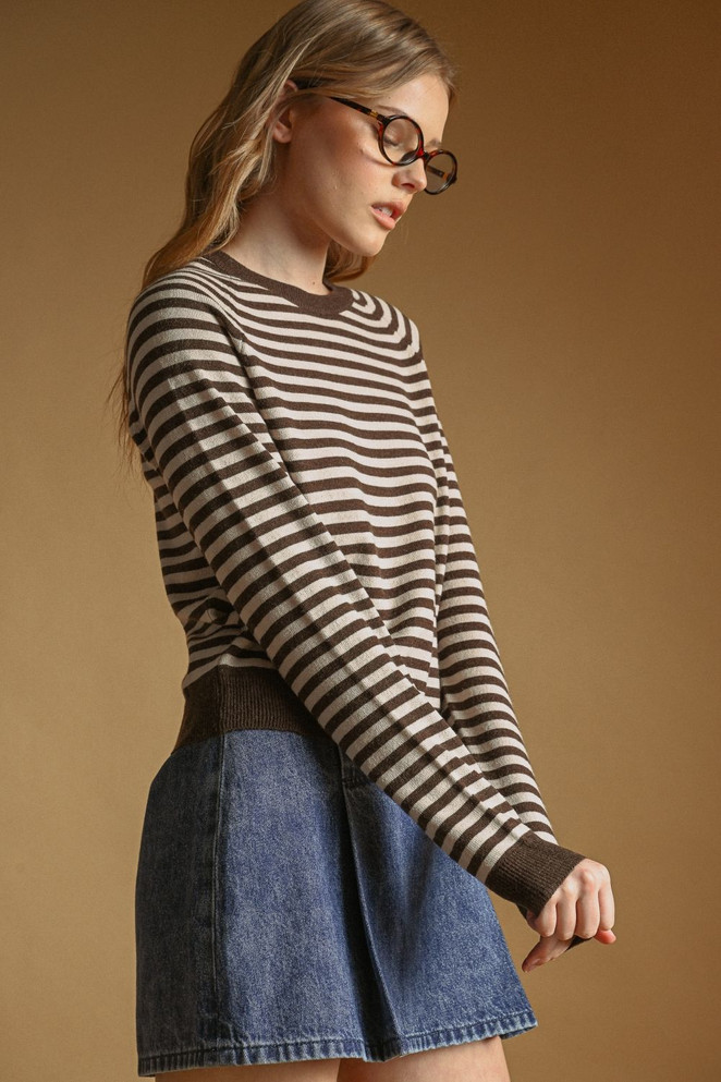 STRIPED ROUND NECK SWEATER
