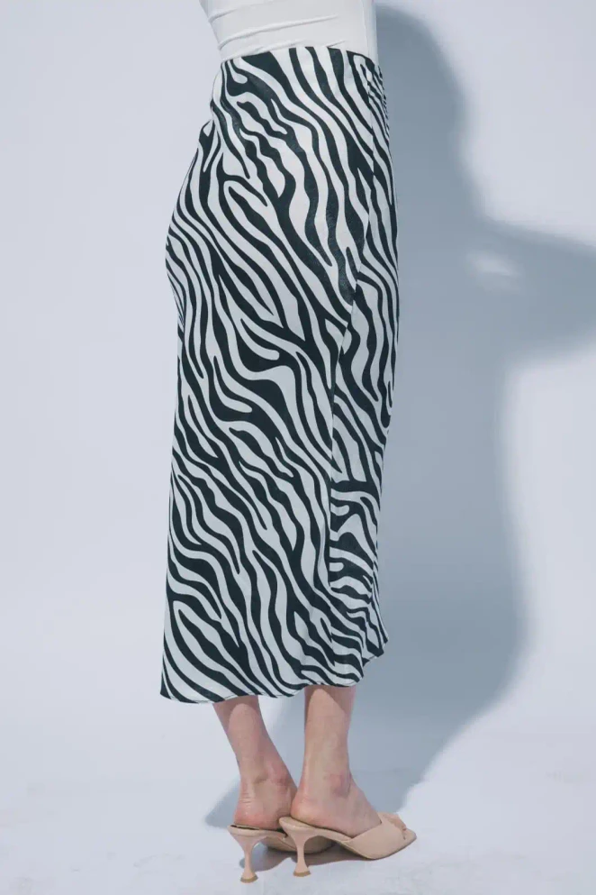 ELASTIC WAIST ANIMAL PRINT MIDI SKIRT