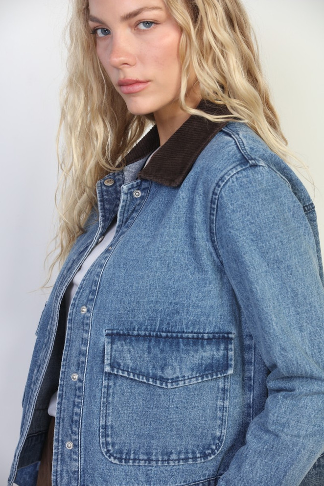 WASHED SNAP CLOSURE CROP DENIM JACKET