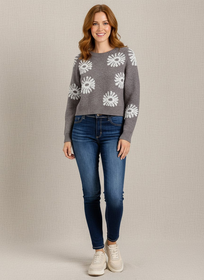 LONG SLEEVE DAISY PRINT PULLOVER SWEATER