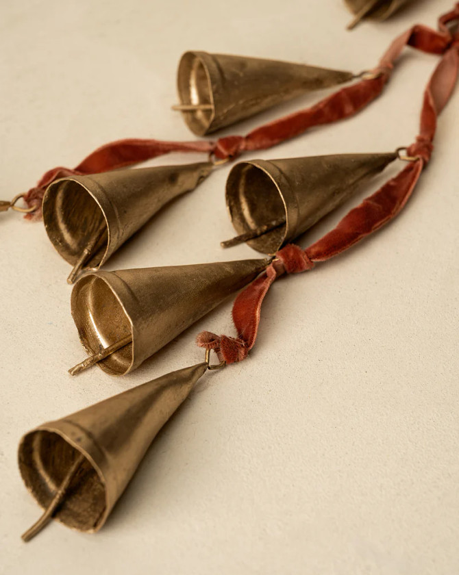 BELLS ON VELVET RIBBON DOOR HANGER