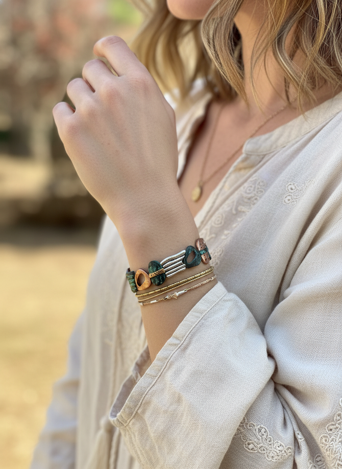 EARTHY PATINA METAL BRACELET