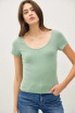 RIBBED SCOOP NECK BASIC TEE