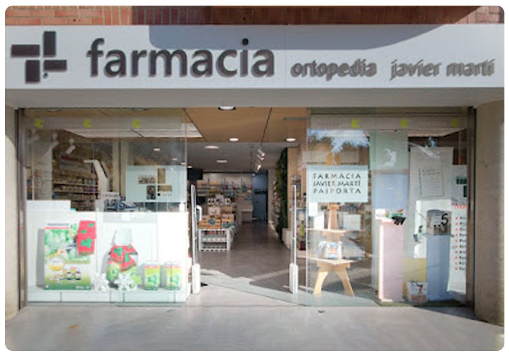 Exterior de la Farmacia Javier Martí en Paiporta