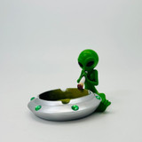 Ash Tray - Alien on Spaceship Ash Tray - Alien on Spaceship