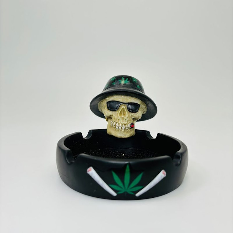 Skull With Leaf Hat - Ashtray Per Pieces - 3032