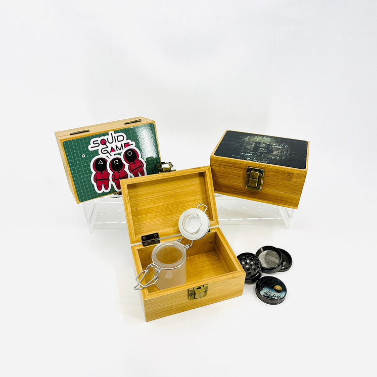 R And M Gift Box Medium With Grinder And Jar - Assorted - DUBMP