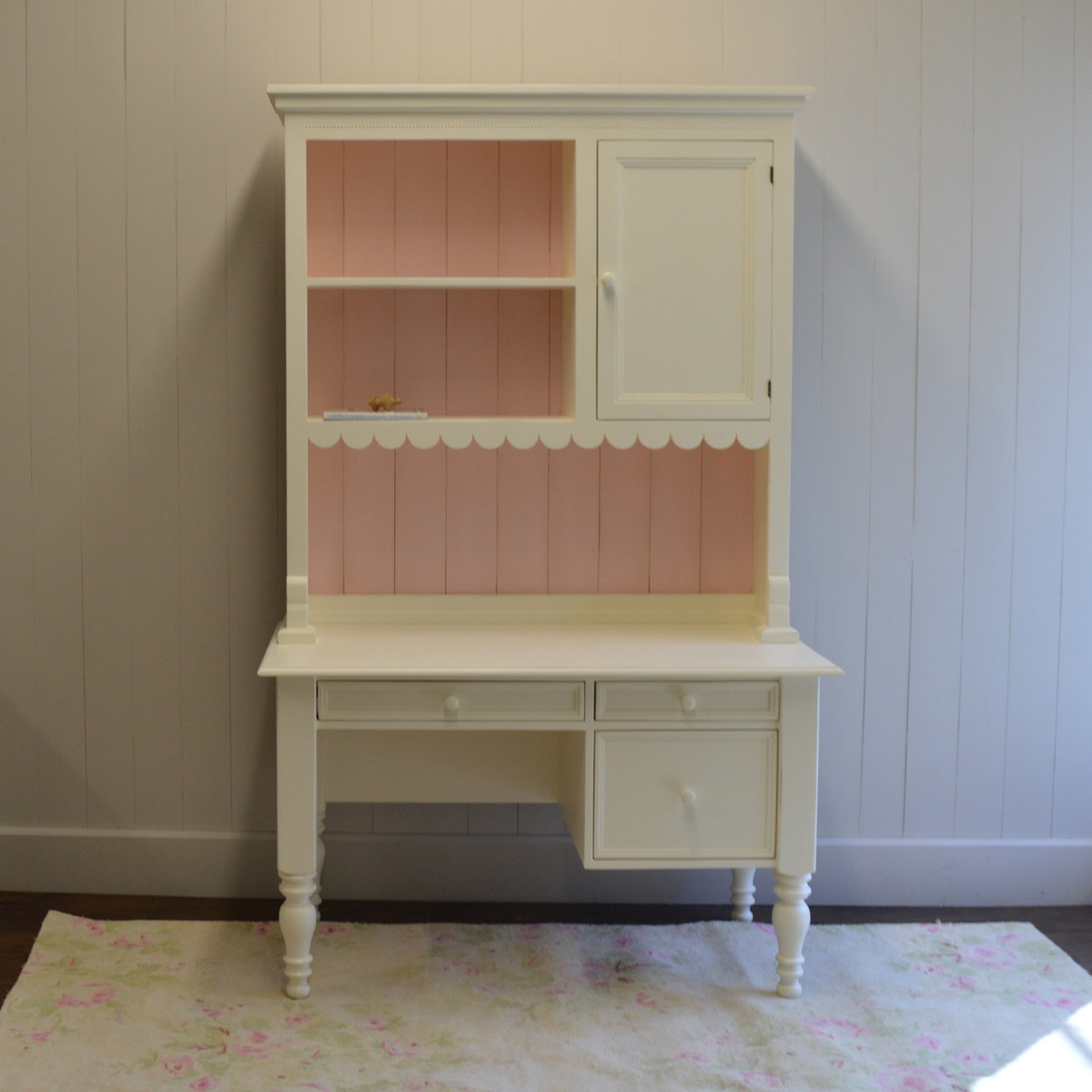 cottage desk with hutch