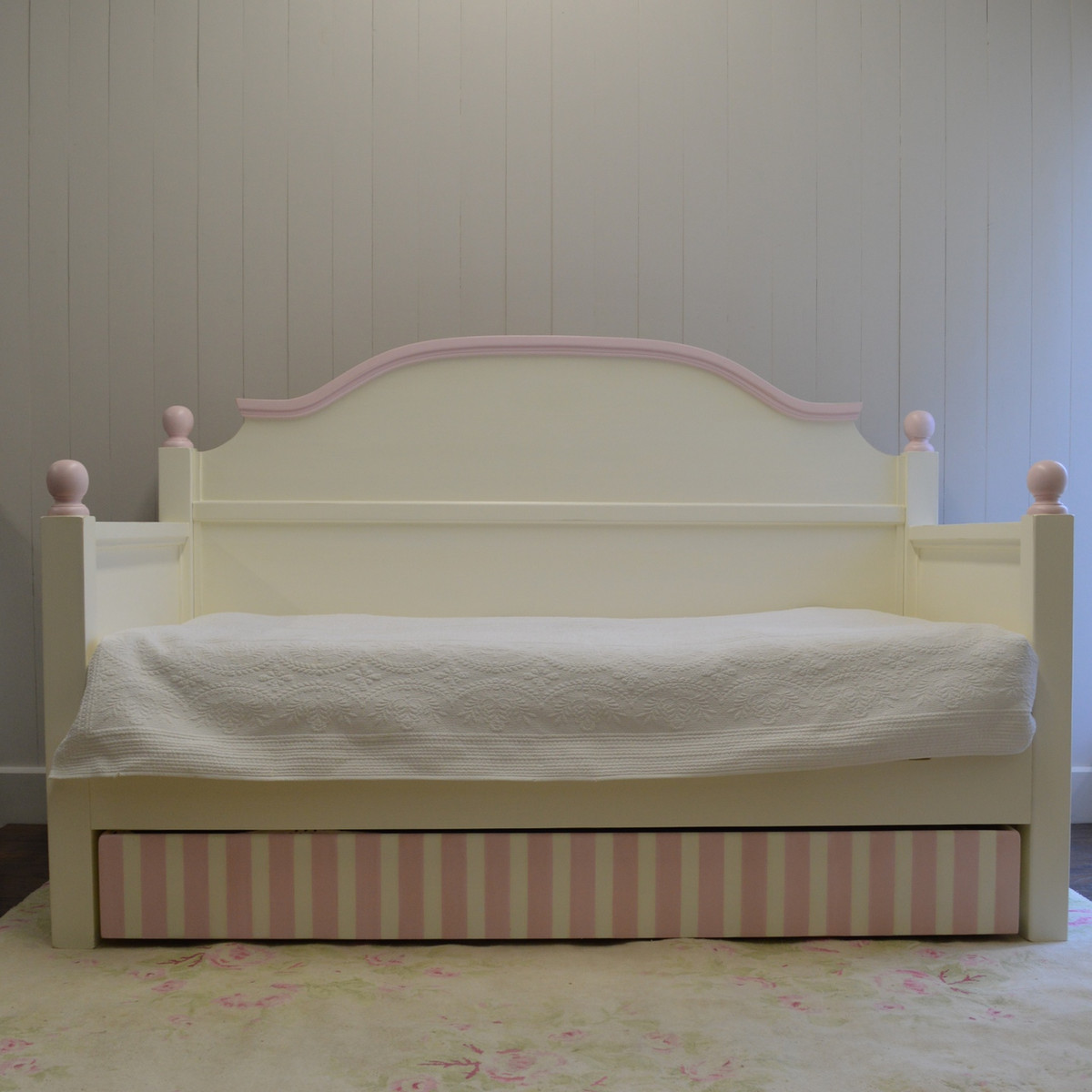 French Farm Daybed with Trundle- french white with pink