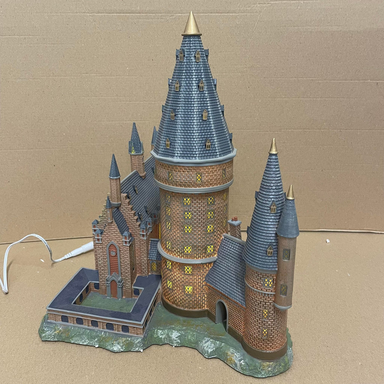 Harry Potter Village: Great Hall & Tower Lighted Building by Department 56