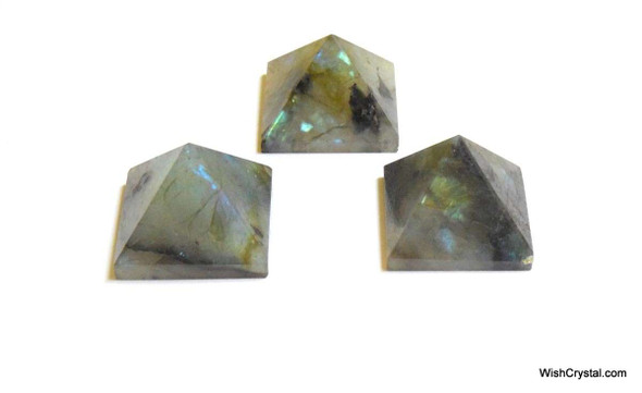 Labradorite Pyramid - 18 to 20 mm