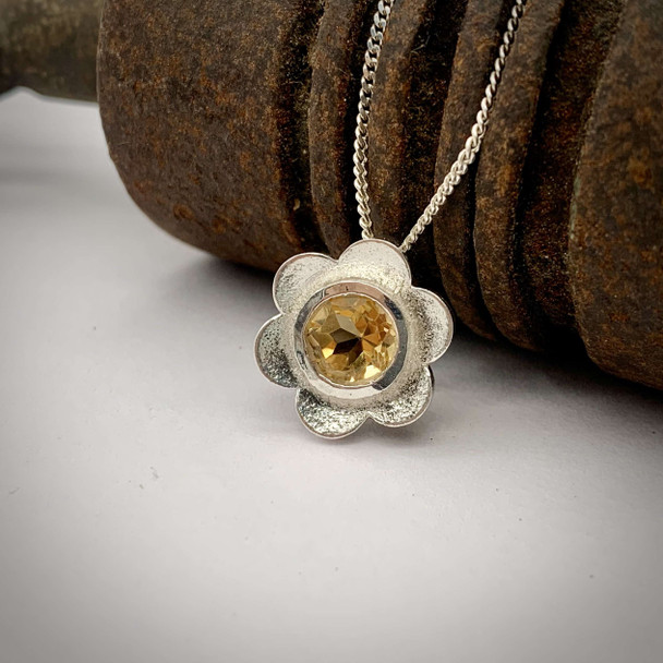 Sterling Silver Birthstone Flower Pendant - 6 mm gemstone Sterling Silver Birthstone Flower Pendant - 6 mm gemstone