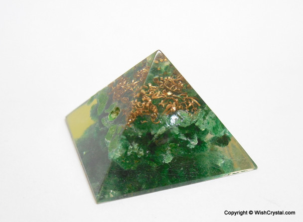 Green Aventurine Orgone Pyramid - 25 mm