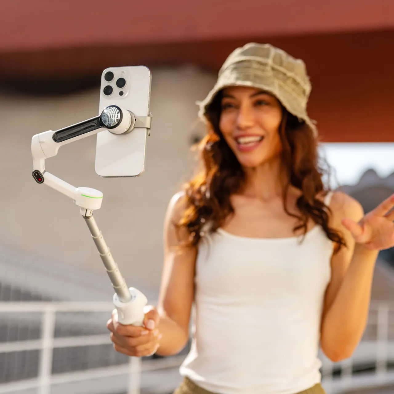 Insta360 Flow 2 Pro Creator Bundle Summit White 智能手機穩定器創作